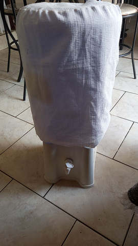 Suporte pra galão e dois galão de água de 20 litros - Foto 3