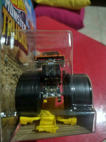 Monster Trucks Dodge charger Hot wheels - Foto 3