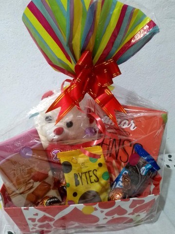 Cesta de café da manhã  ,chocolate ,namorados e outras  - Foto 3