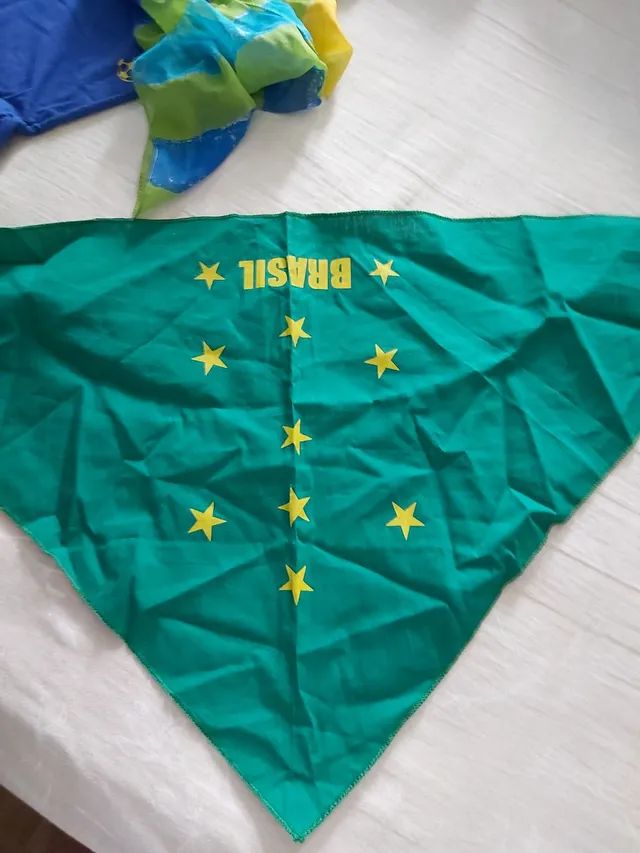 Três lenços com cores da bandeira - Foto 2