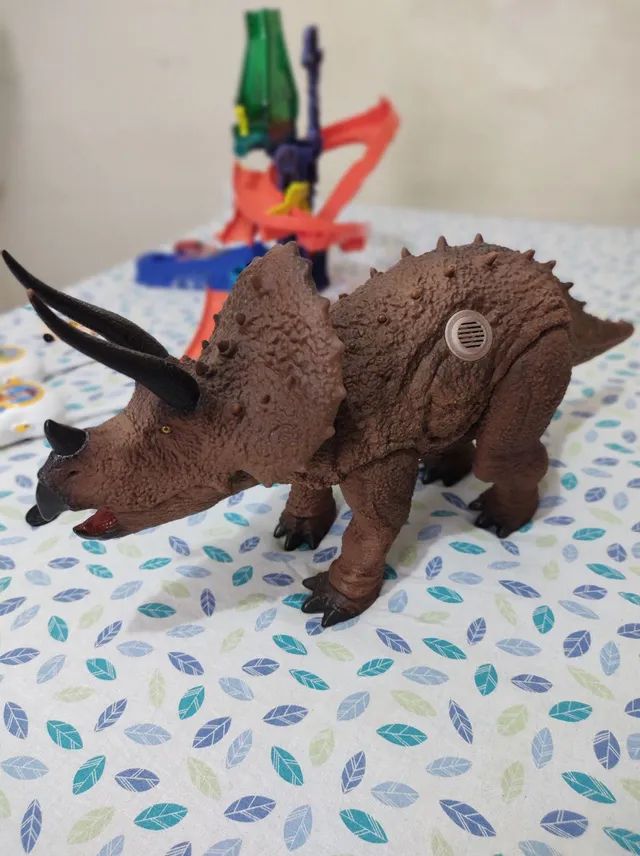 Hot Wheels Dinossauro - Ataque De Triceratops Gbf97 Mattel