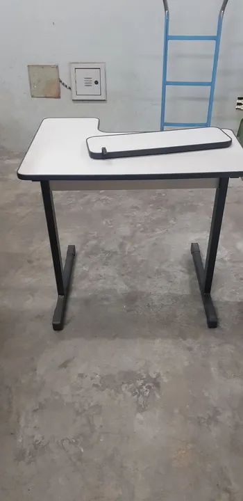 Mesa para computador com suporte para teclado - Foto 4