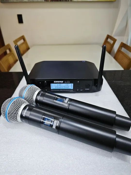 Microfone SHURE profissional c/2 BETA58 GLXD4