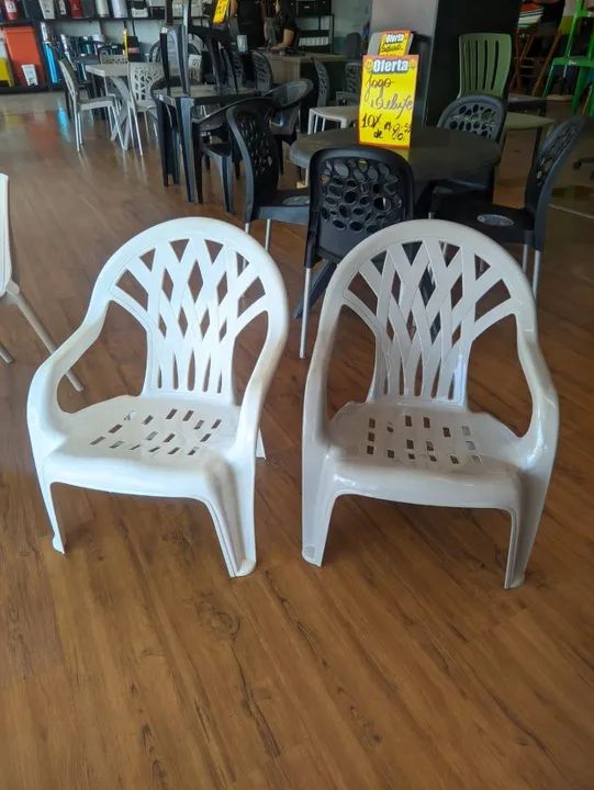 Cadeira de Plástico 