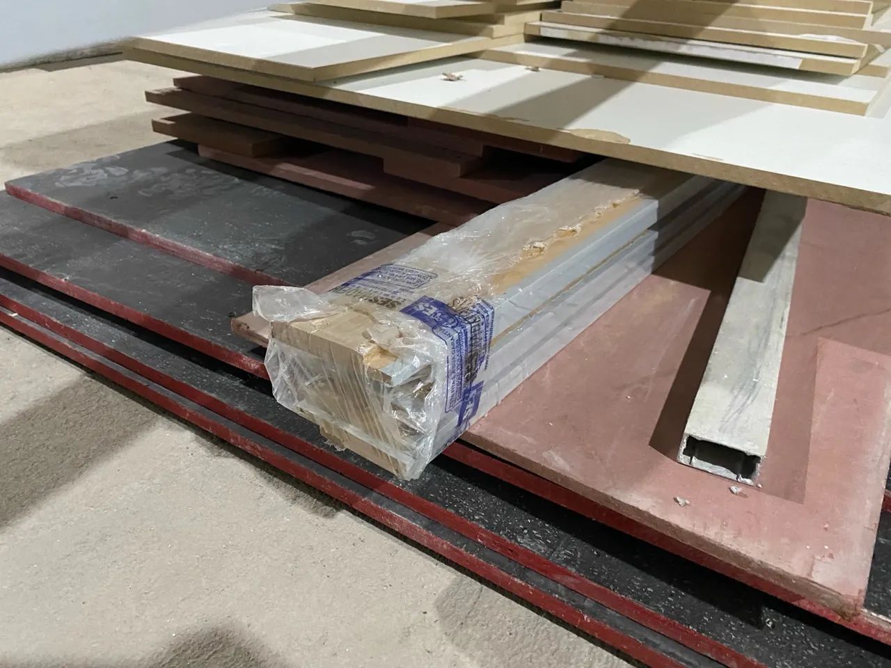 Madeirite laminado e barrotes  - Foto 6