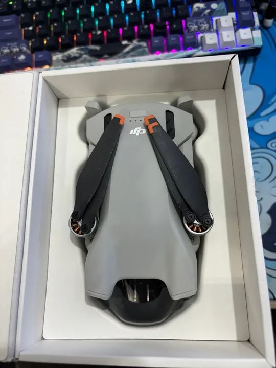 Drone Dji Mini 3 Standard + cartão de memória  - Foto 2