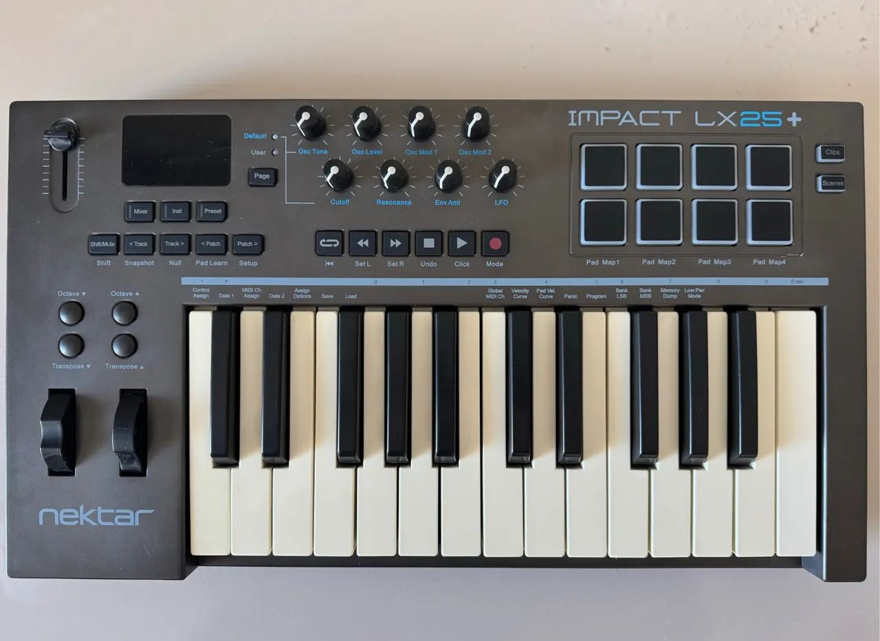 Controlador MIDI Nektar Impact LX25+