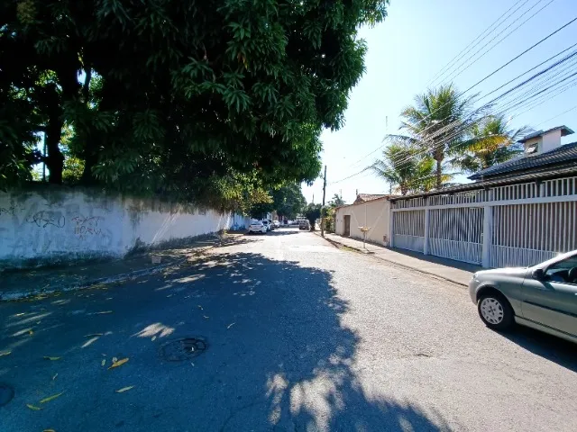 Área c/ 2.180 m2, Setor Coimbra em Goiânia!