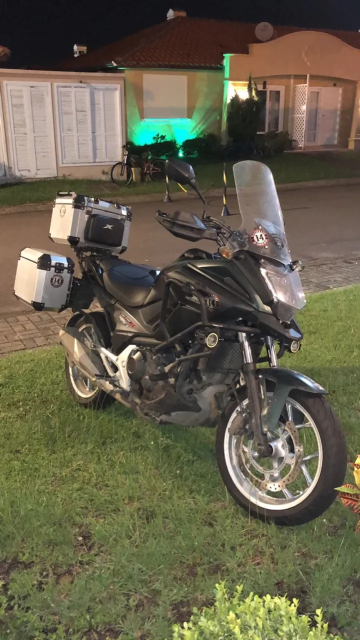 NC750X bem nova