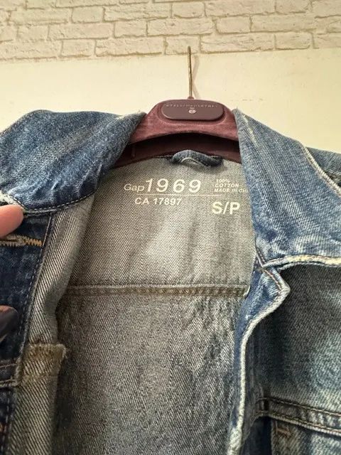 jaqueta jeans gap bordada em miçangas van gogh   - Foto 4