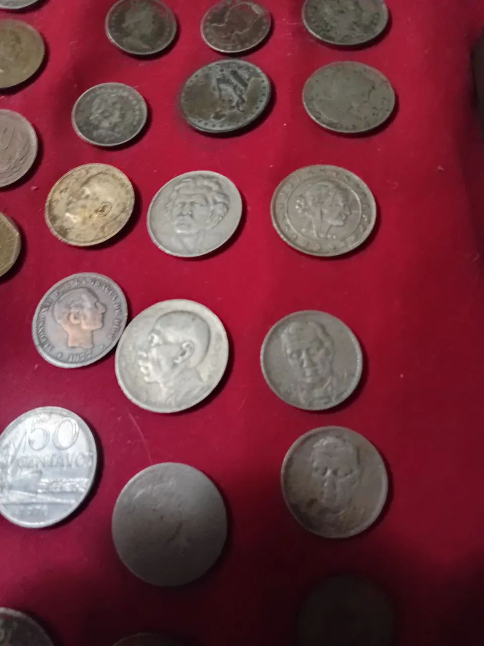 Coleção de moedas antigas vários anos países vendo tudo ou por peça me manda que procura  - Foto 3