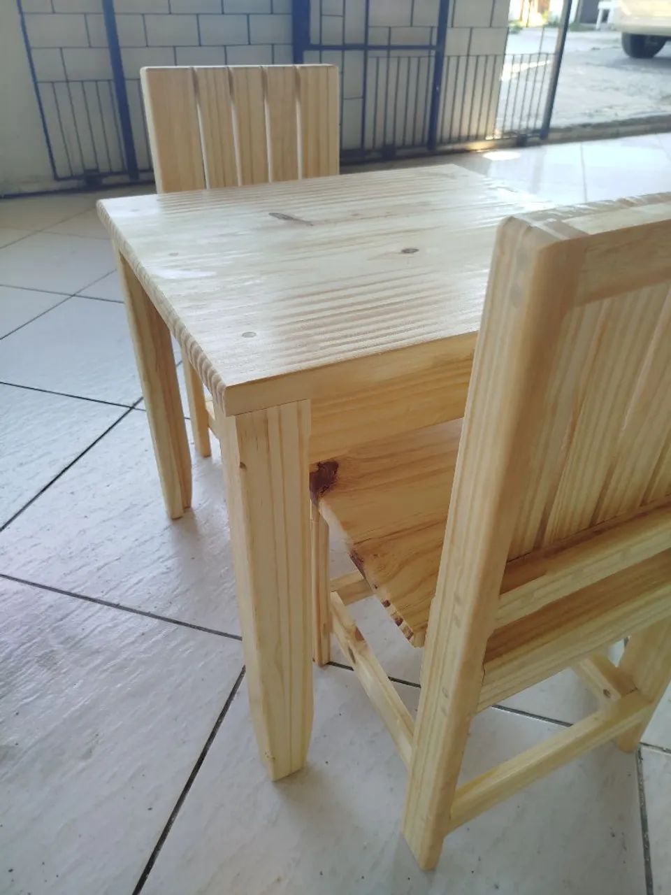 Conjunto mesa e 2 cadeiras infantis  - Foto 3
