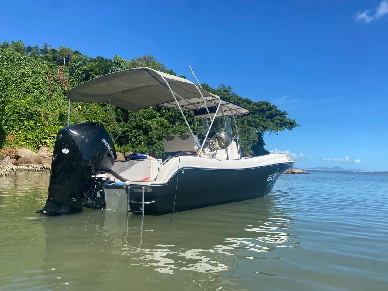 Lancha Fly23  com Mercury 200 impecável  - Foto 3