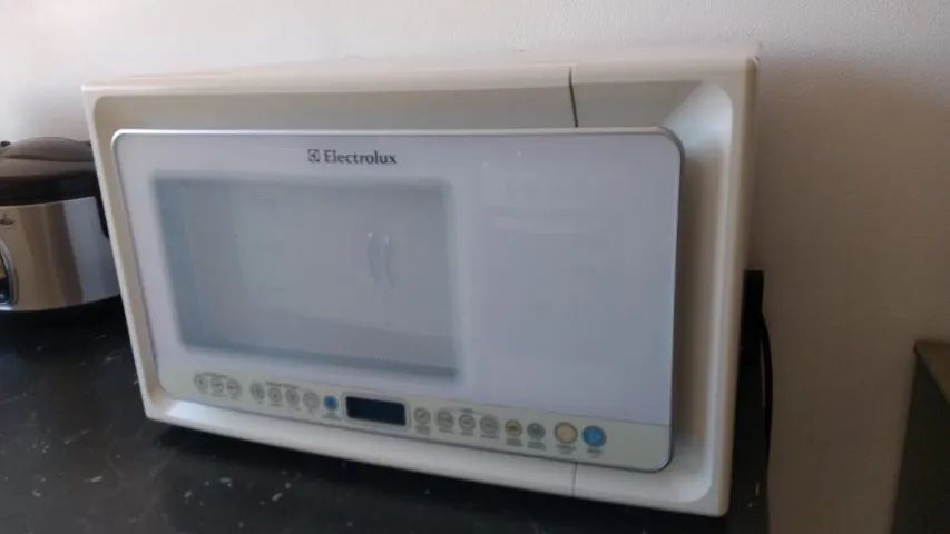 Microondas Electrolux 31 litros - Foto 5