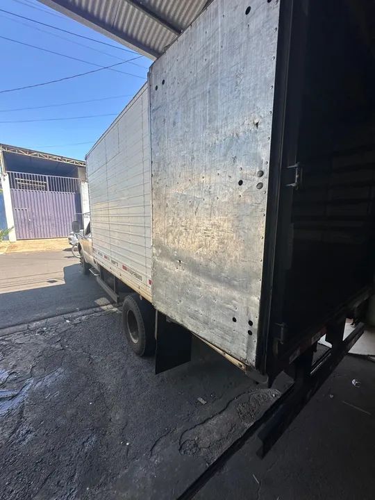 Ford F4000 Ano 2002 motor cummins - Foto 4