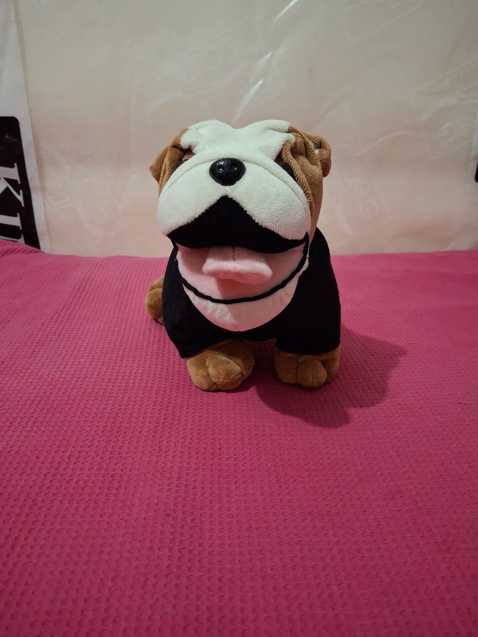 Pelúcia Bulldog e brinde  - Foto 2