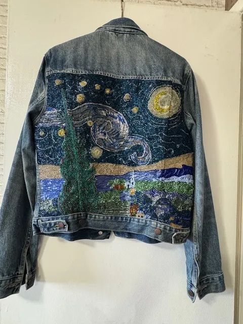jaqueta jeans gap bordada em miçangas van gogh  