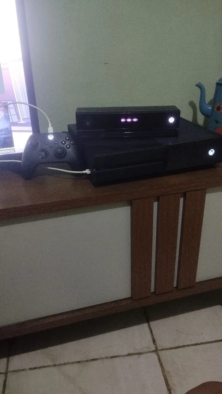 Xbox One FAT, controle de séries + Kinect + COD 