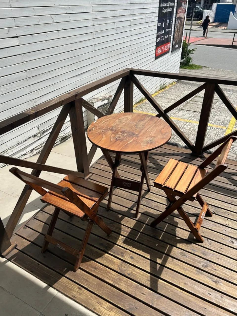 Mesa de boteco com 4 caderas