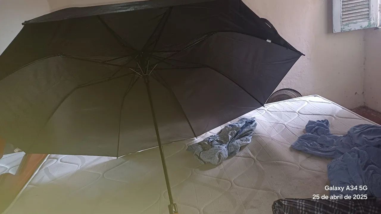 Guarda-chuva de madeira preto - Foto 3