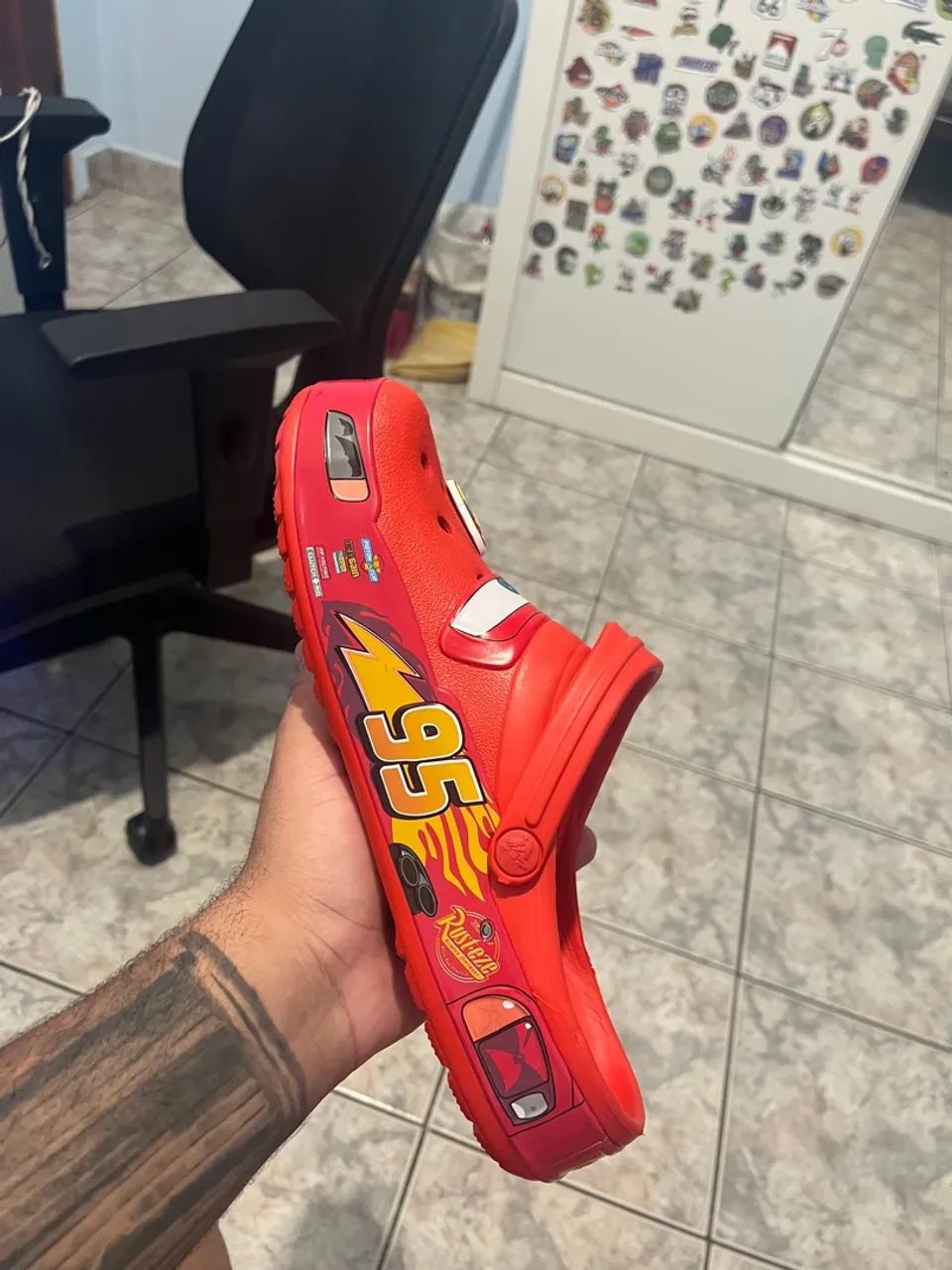 crocs relampago mcqueen 41/42 - Foto 4