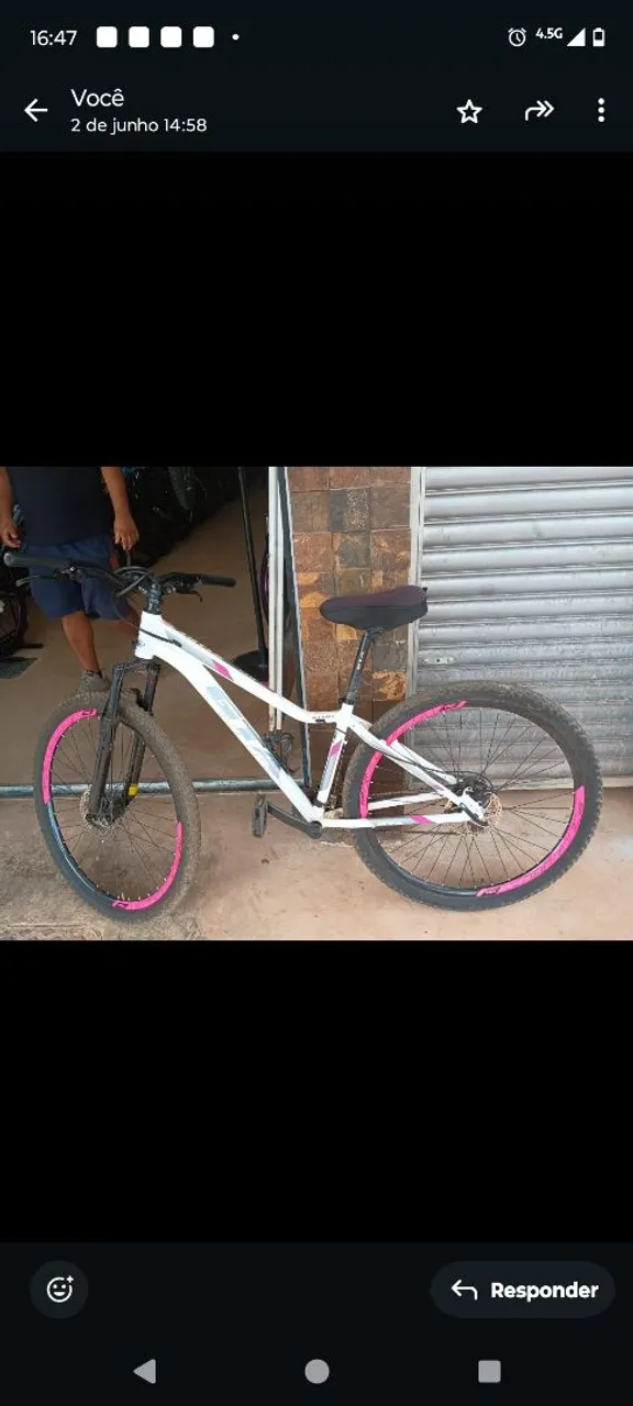 Bicicleta Aro 29 com detalhes rosa