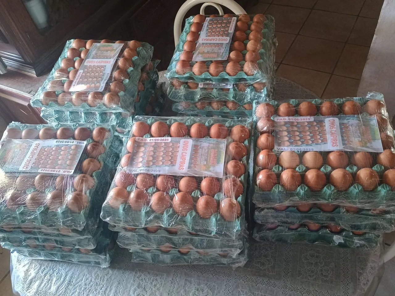 Ovos caipiras direto da fazenda