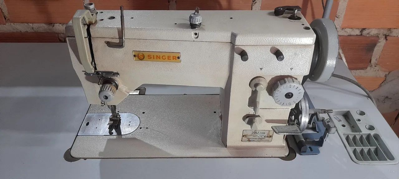 Vende-se máquina de costura. $1500 aceitamos proposta! - Foto 4