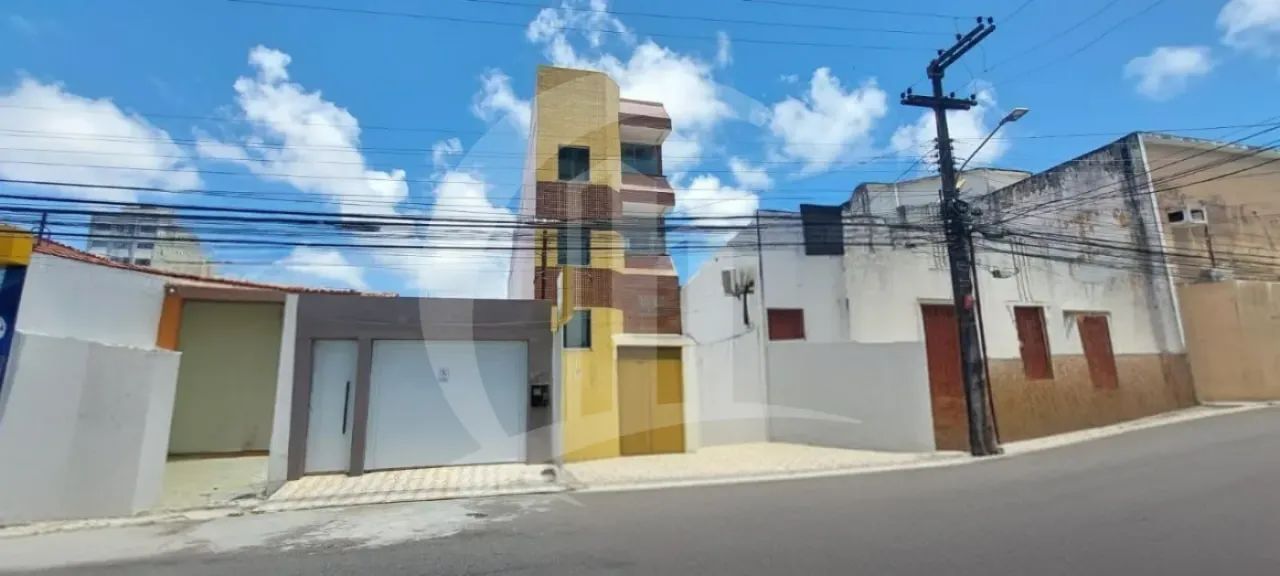 Prédio Comercial com 8 Salas, localizado no Centro