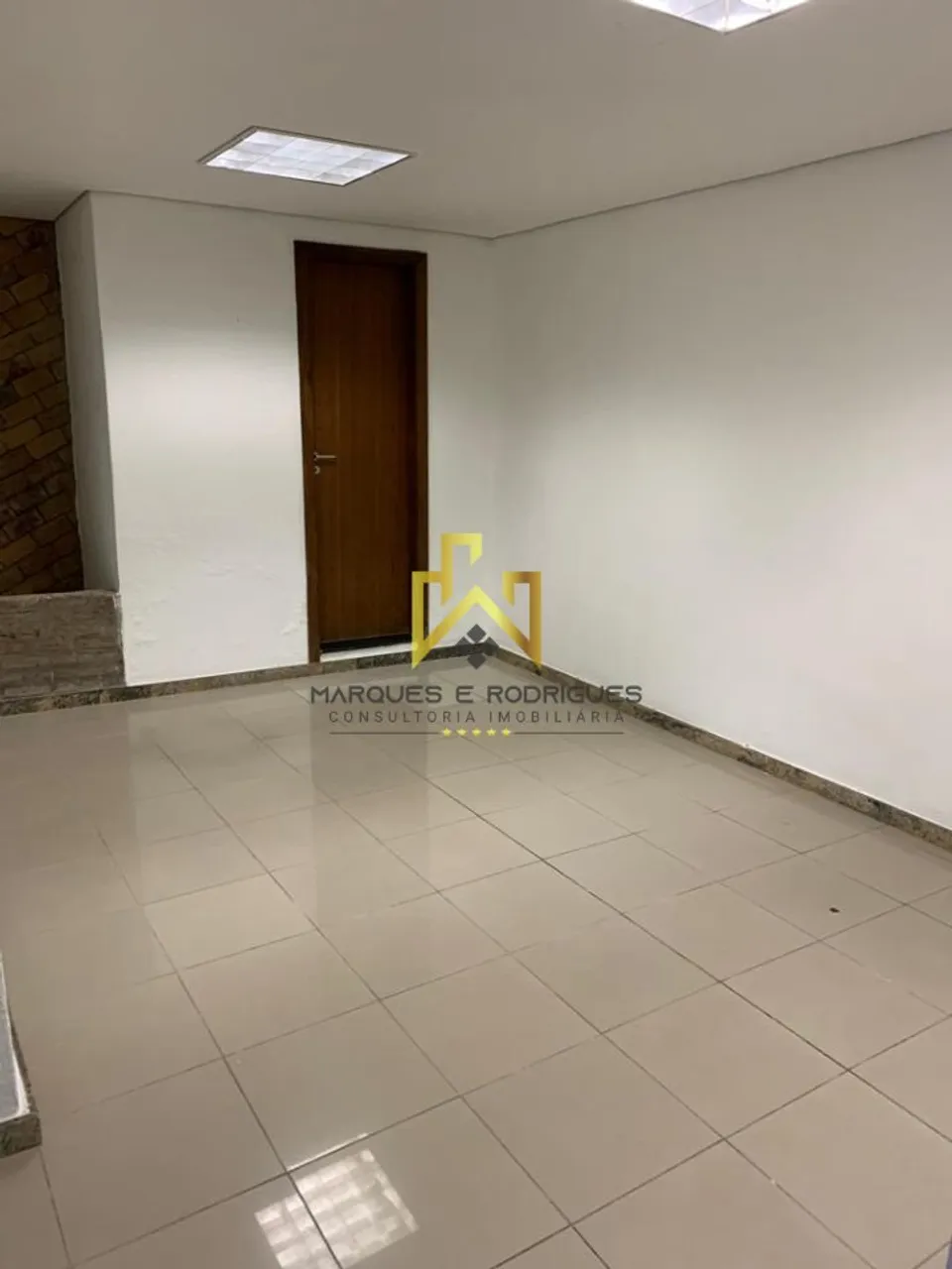 Sala Comercial na Av. Guarapari