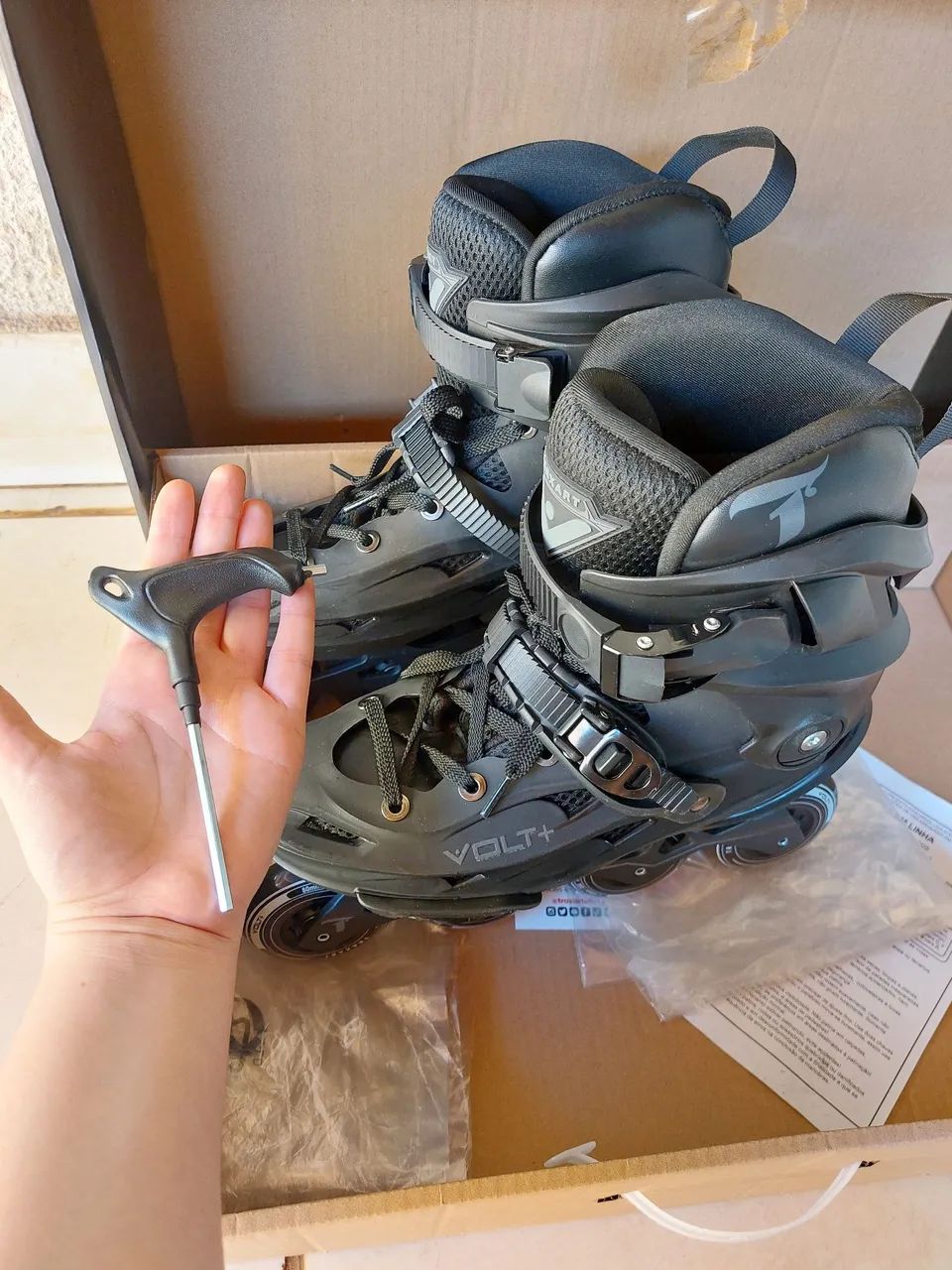 Patins Inline Volt+ Traxart Preto (39/40) - Foto 6