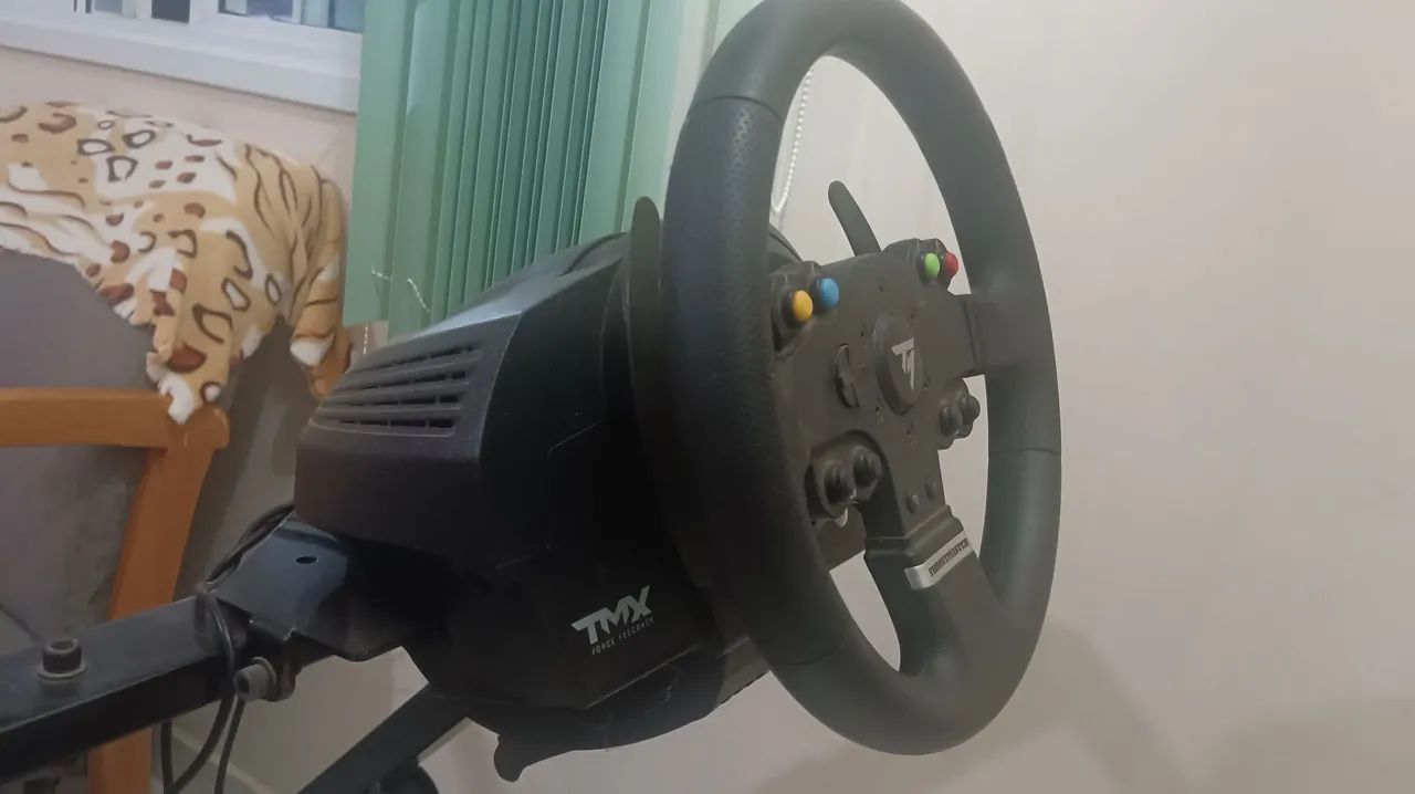 Volante Thrustmaster para Console Xbox e PC - Foto 2