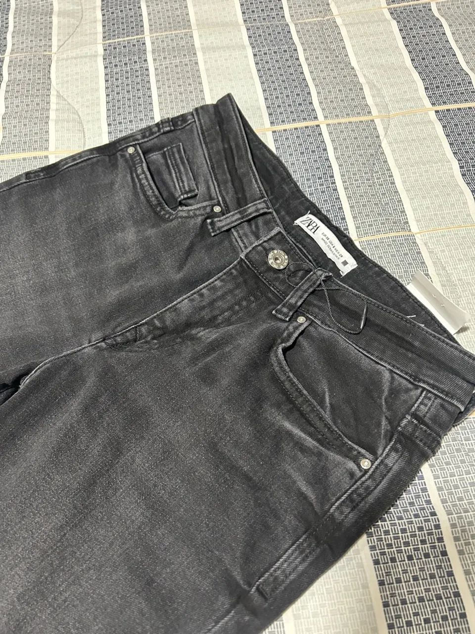 Calça zara com etiqueta
