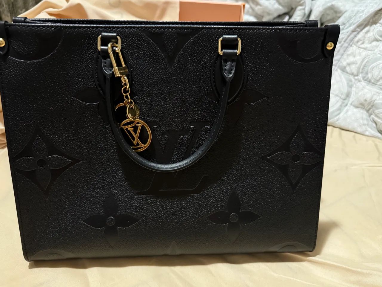 Bolsa Louis Vuitton On The Go G original sem uso  - Foto 4
