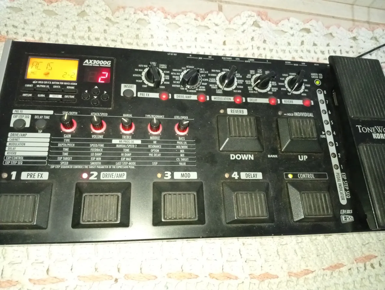 Pedaleira Korg Ax3000g