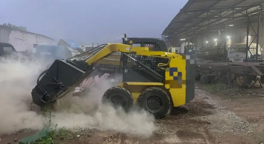 Mini Carregadeira Wacker Neuson 2009 Modelo 701S - Foto 2