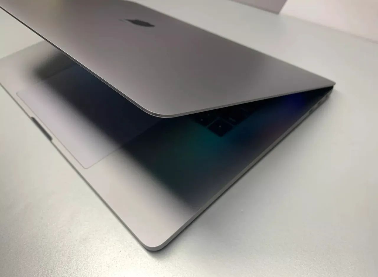 MACBOOK PRO 2019 - CORE i7 - 16gb RAM - 512GB SSD MACBOOK PRO 2019 - CORE i7 - 16gb RAM - 512GB SSD