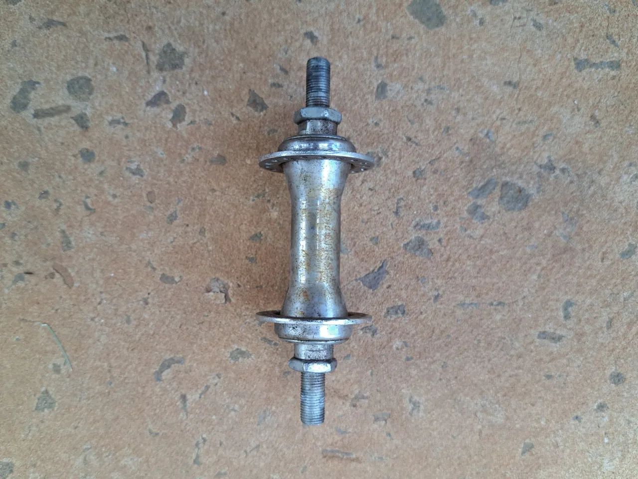 Cubo dianteiro aro 26 comum