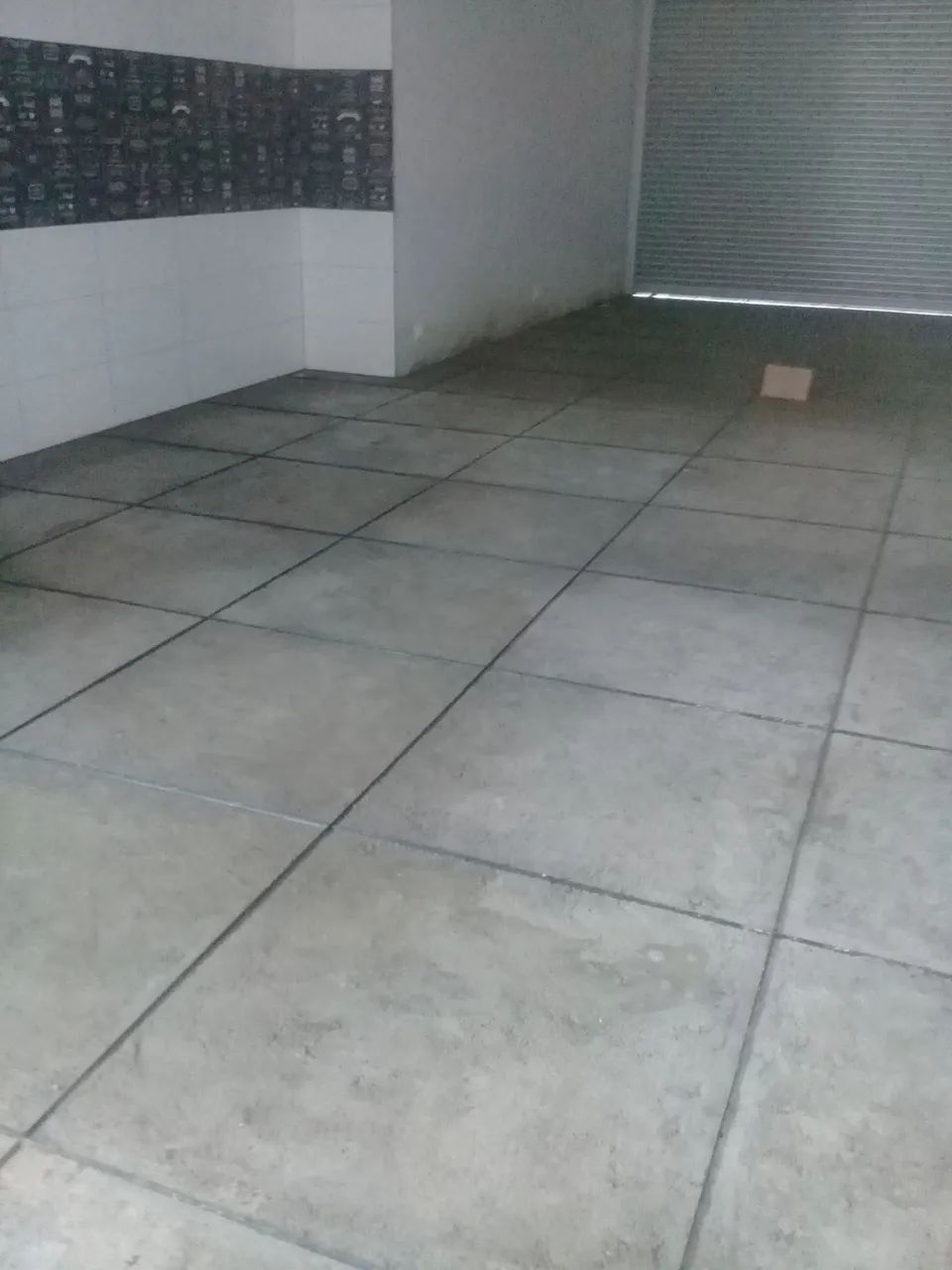 Piso de granilite em tons de cinza e preto  - Foto 3