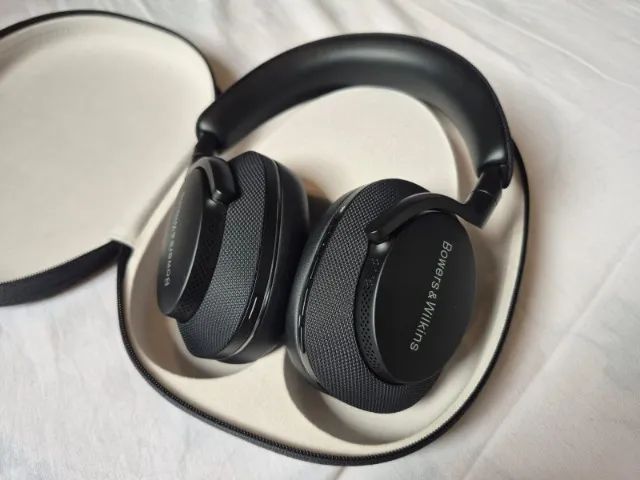 Bowers & Wilkins Px7 S2e Wireless - Noise-Canceling - Black64407619983747124