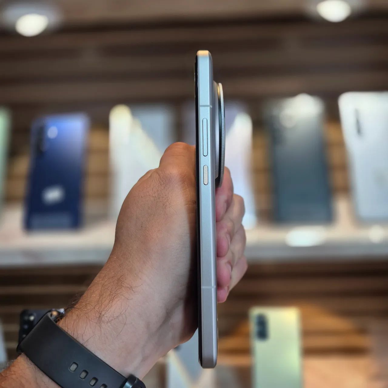 Xiaomi 15 Ultra, 512/16GB RAM, 1 semana de uso, cor silver chrome, c/ caixa e acessórios - Foto 5