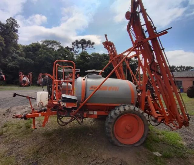 Pulverizador Jacto - AD18 Columbia, 2000 litros. Fabricação 2014