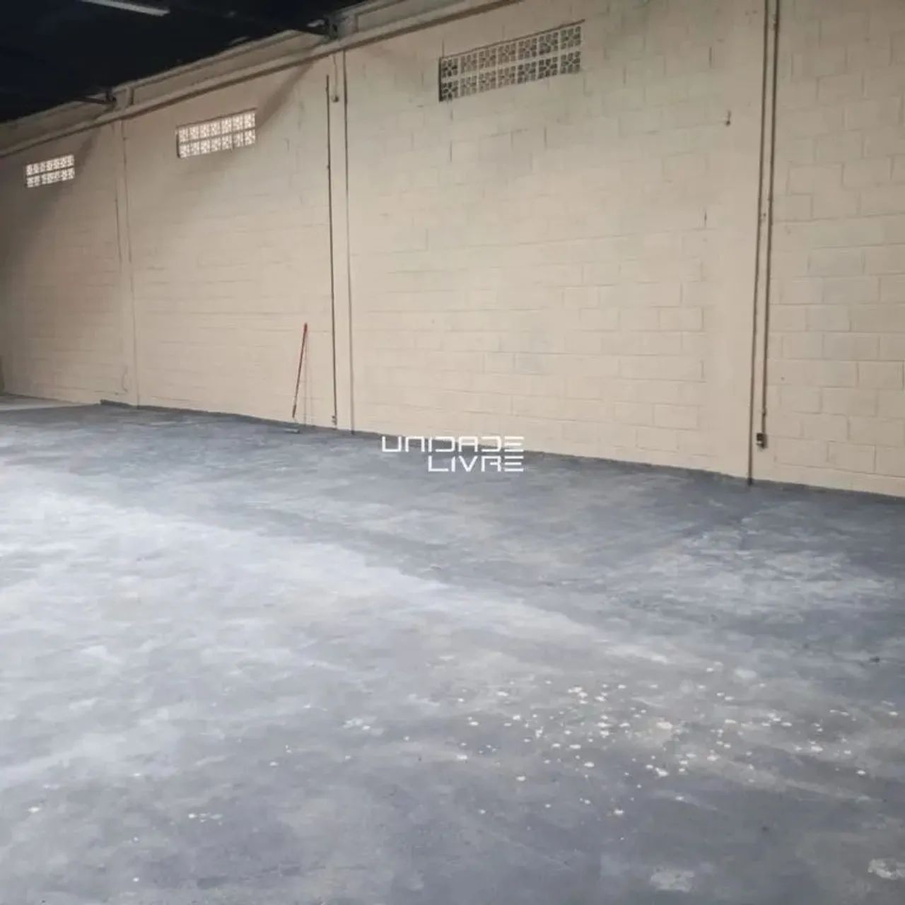 Galpão com 300m² na Vila Maria de Maggi, Suzano  Próx. à Suzano Papel - Foto 4