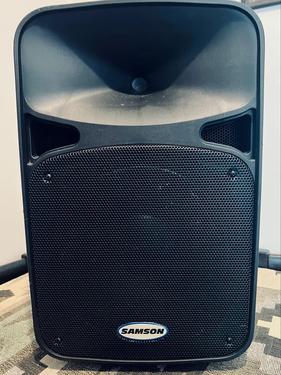 Caixa de Som Ativa Samson Auro 400 watts