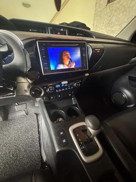 Hilux nova 2018 automática 4x4 Diesel impecável  - Foto 7