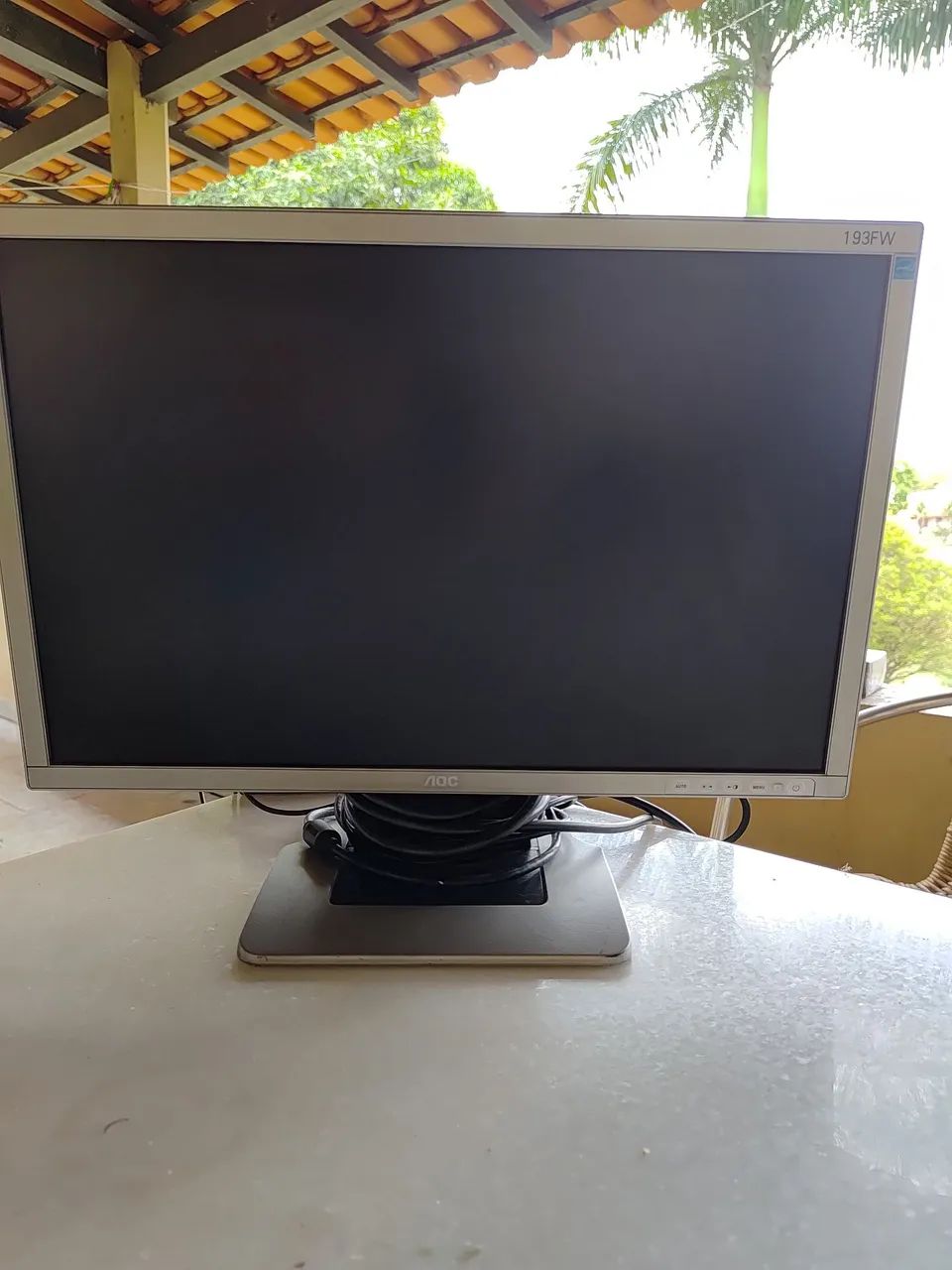 AOC 19" 193FW Monitor - LCD with power supply and VGA cable64289462275585120