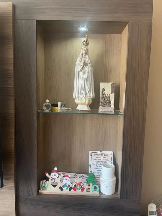 Rack de TV com prateleiras de vidro e Armários. - Foto 3