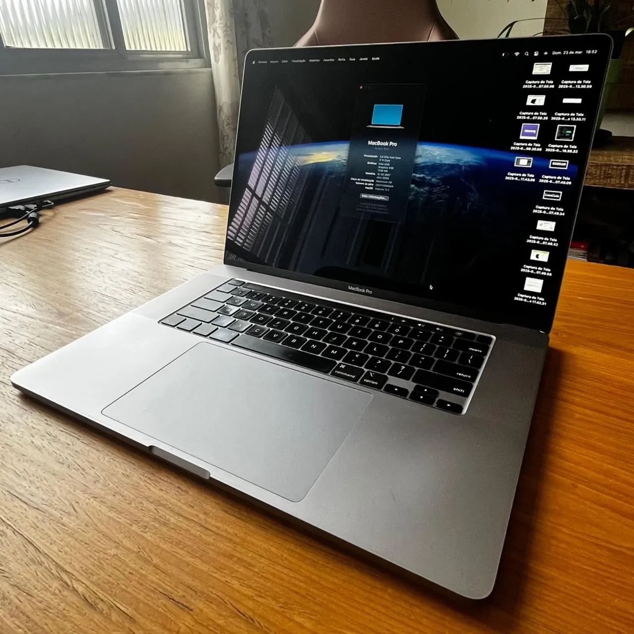 MacBook Pro 16