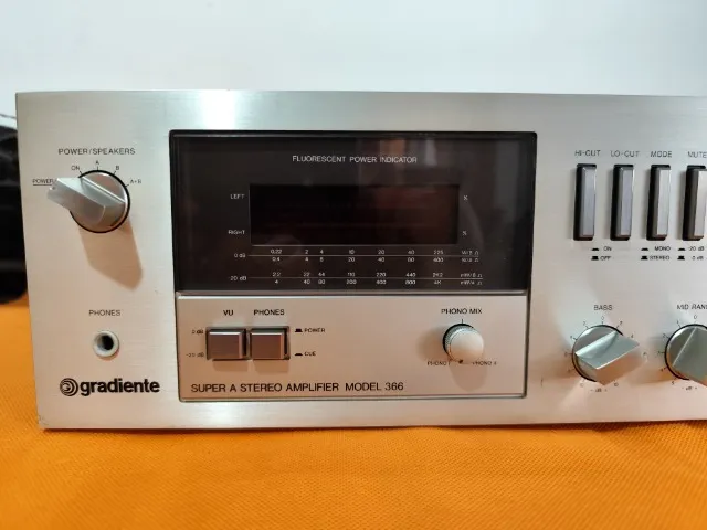 Amplificador gradiente 366 impecável