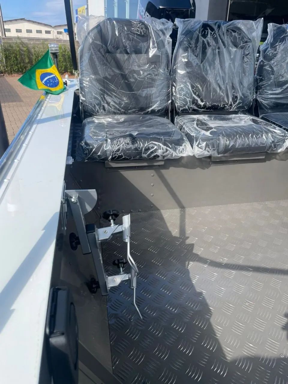 Lancha Fluvimar Comanche 6000  - Foto 9